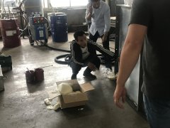 門窗鋁合金填充發(fā)泡機器